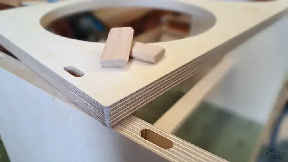 stojan dvou-miskový standardní s lištou