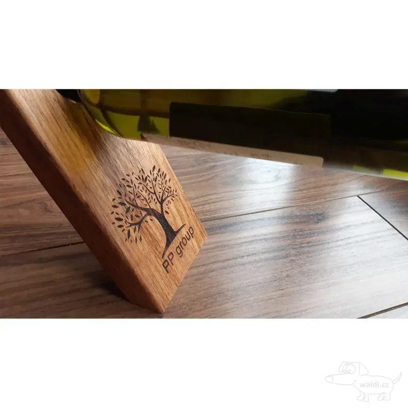 Stojan na víno samostojící jatoba s vlastním obrázkem 25x11x3cm