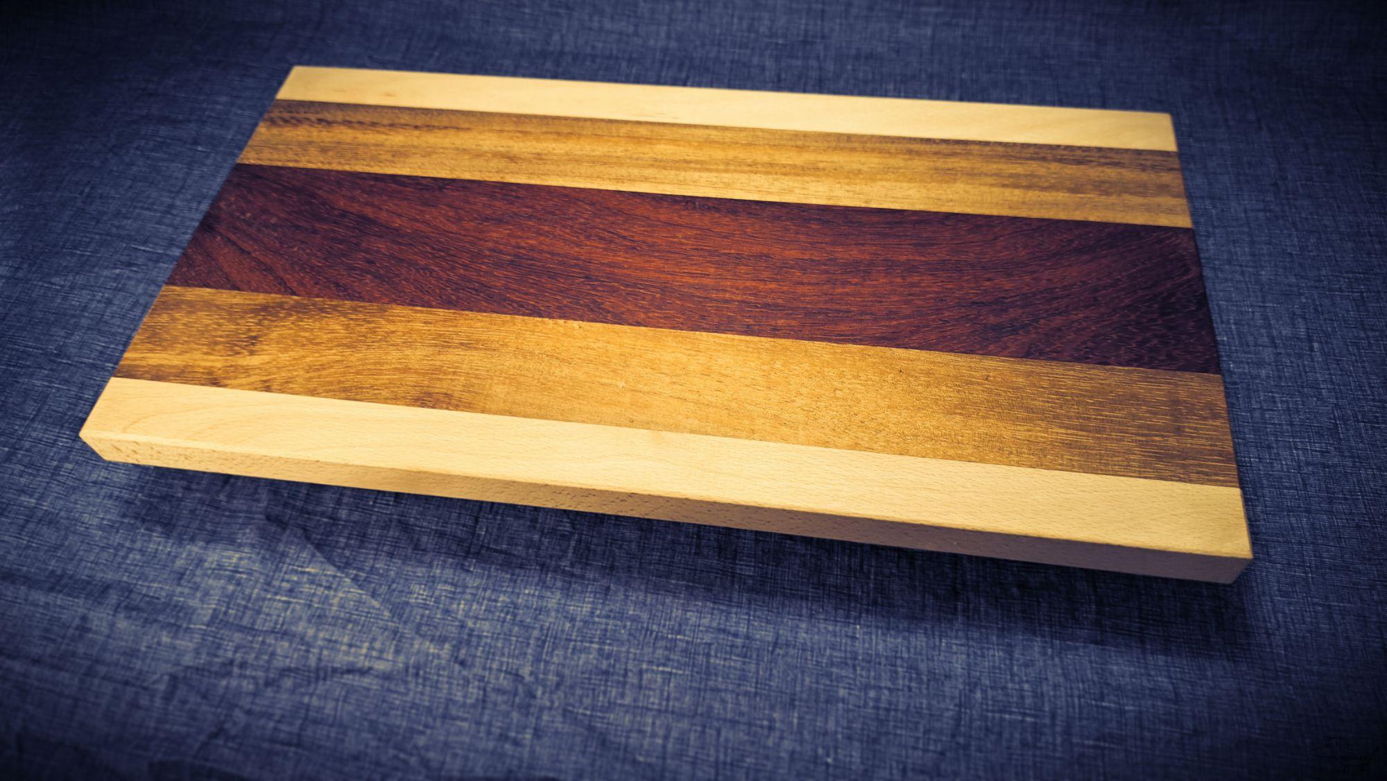 Prkénko - podélné (edge grain) buk saman padouk 43x23cm