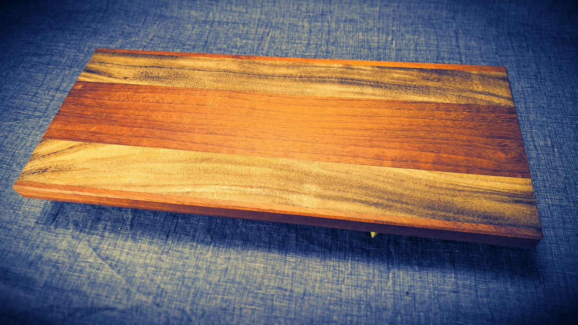 Prkénko - podélné (edge grain) saman padouk 42x18cm