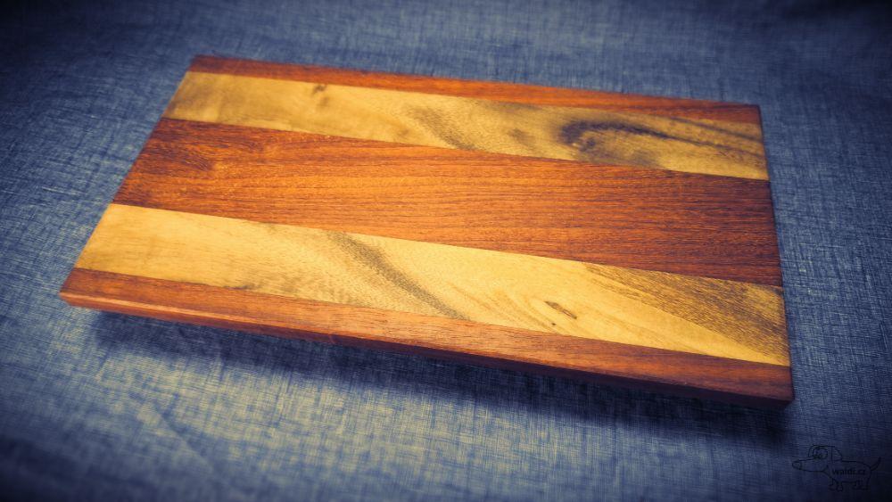 Prkénko - podélné (edge grain) saman padouk 40x21cm