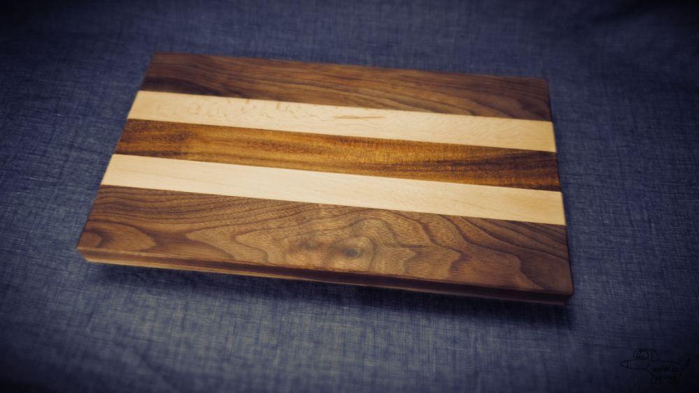 Prkénko - podélné (edge grain) saman ořech buk 37x21xcm