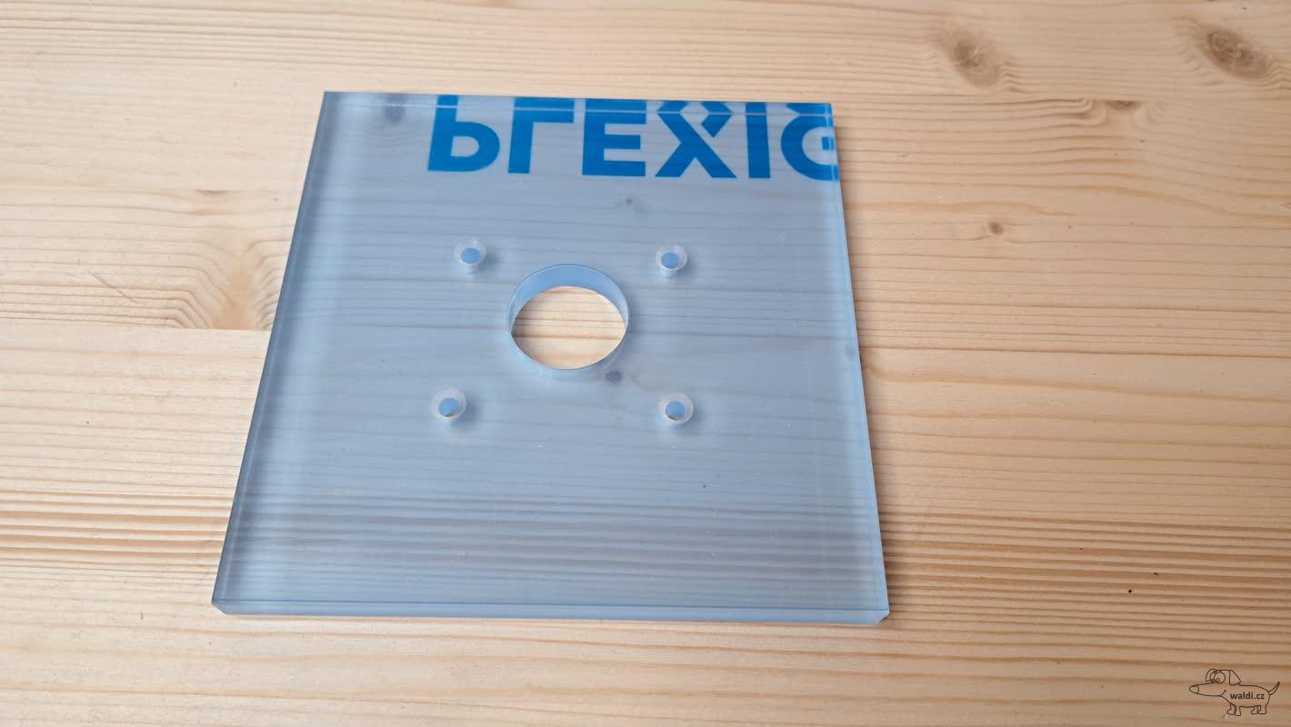 Základna Makita RT0700C čtverec 150 x 150 mm