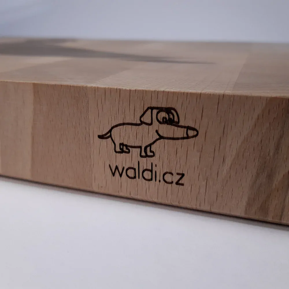 Prkénko datel - příčně skládané (inlaid end grain) buk padouk a wenge 32x24x4 cm