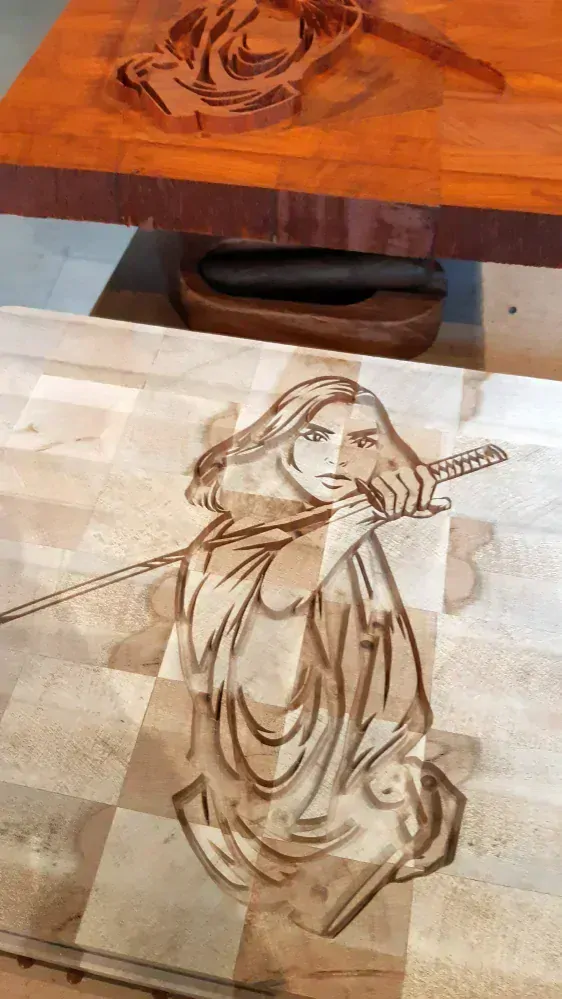 Prkénko samurajka - příčně skládané (inlaid end grain) javor a padouk 40x27x4 cm
