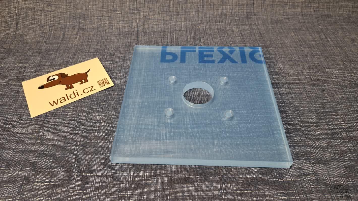 Základna Makita RT0700C čtverec 150 x 150 mm