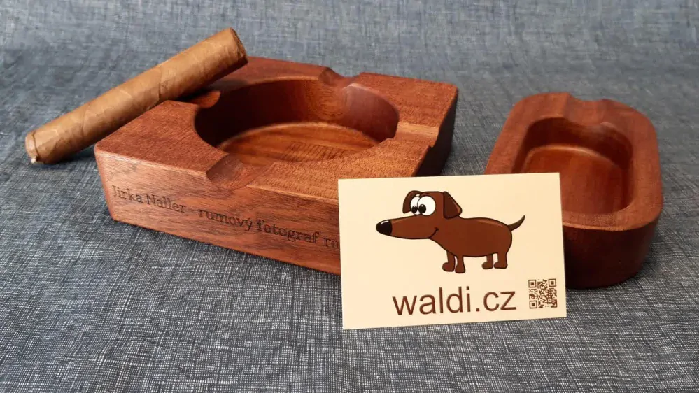 Popelník čtverec mahagon 14 x 14 x 4 cm